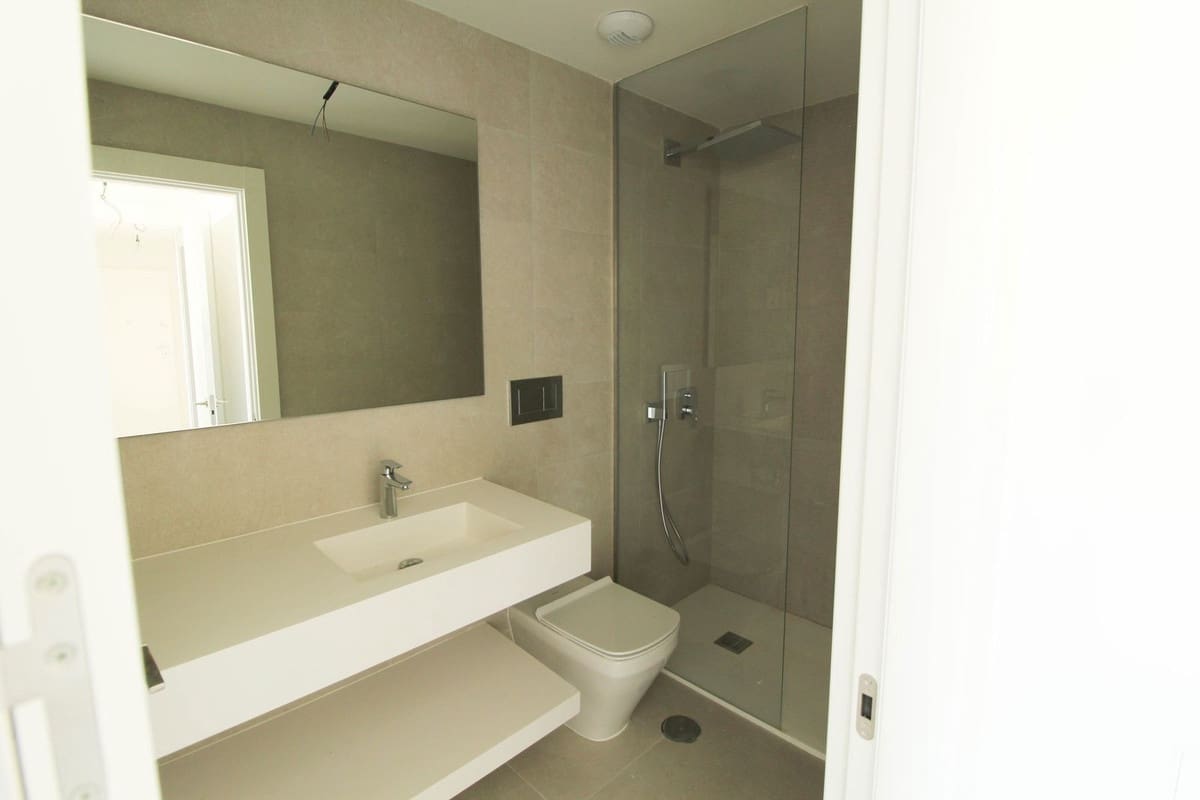 2 soveværelse Lejlighed til salg i La Cala de Mijas med swimmingpool - € 375.000 (Ref: 8459148)