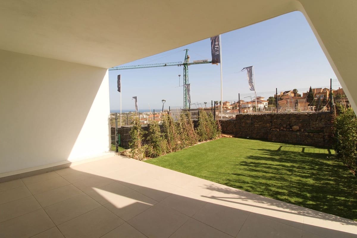 2 soveværelse Lejlighed til salg i La Cala de Mijas med swimmingpool - € 375.000 (Ref: 8459148)