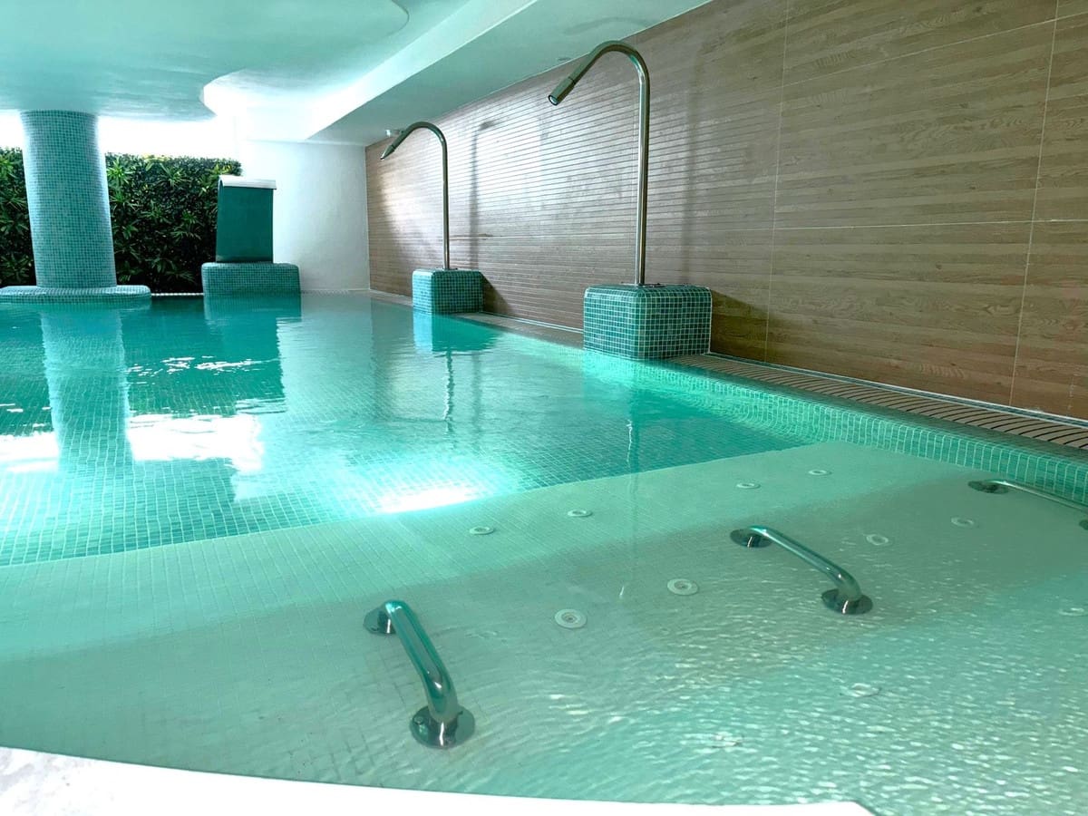 2 soveværelse Lejlighed til salg i La Cala de Mijas med swimmingpool - € 375.000 (Ref: 8459148)