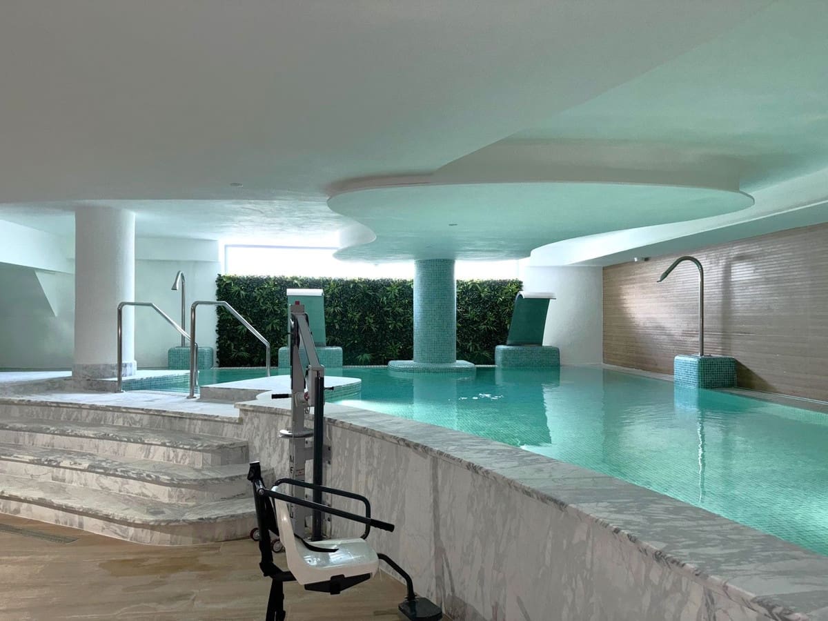 2 soveværelse Lejlighed til salg i La Cala de Mijas med swimmingpool - € 375.000 (Ref: 8459148)