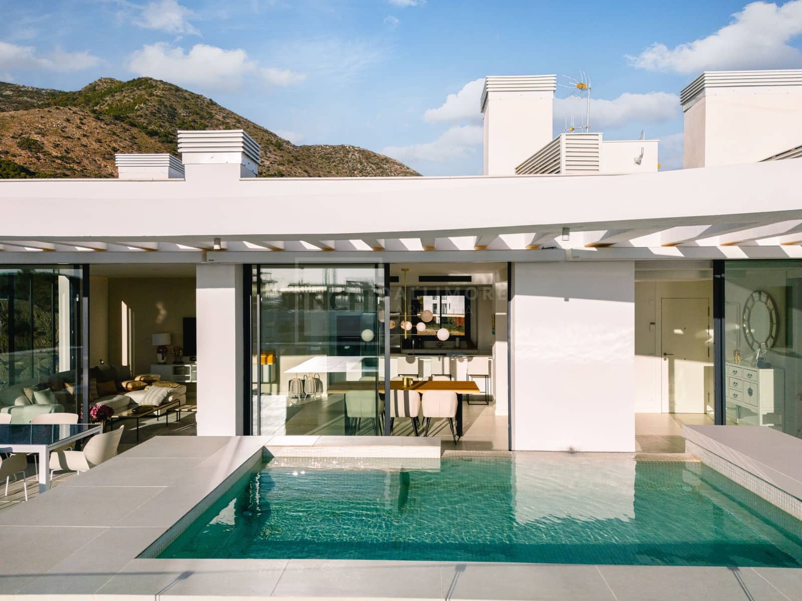 3 soveværelse Penthouse til salg i Fuengirola med swimmingpool - € 1.275.000 (Ref: 8459149)