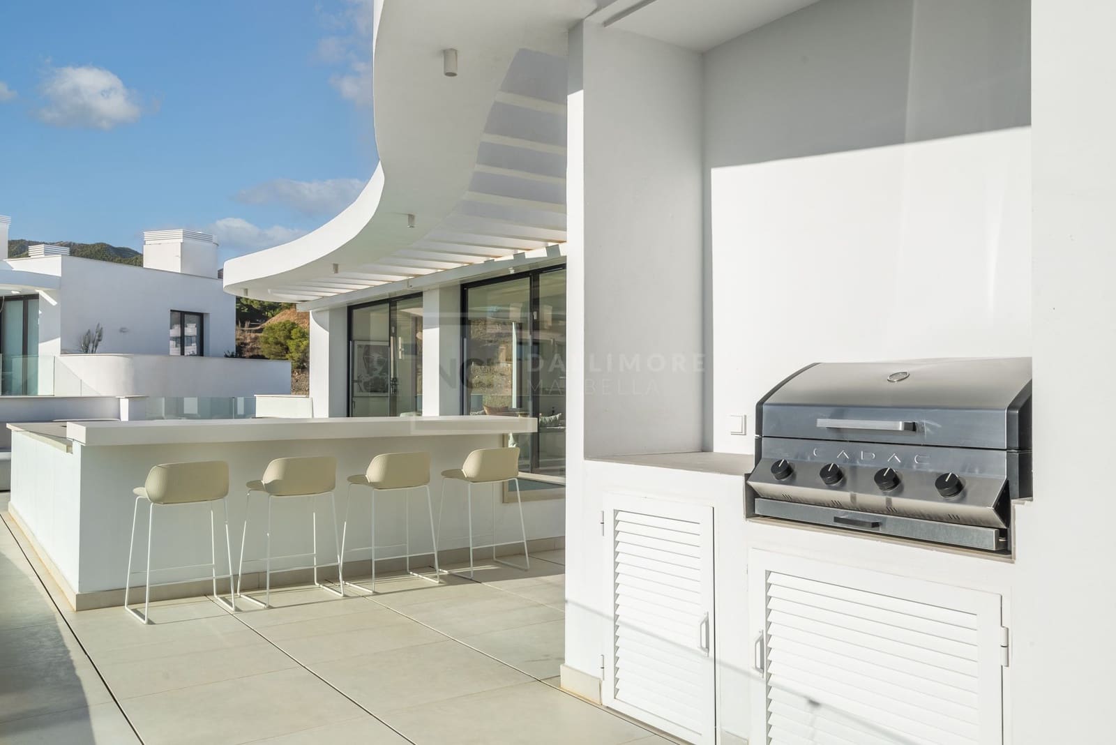 3 soveværelse Penthouse til salg i Fuengirola med swimmingpool - € 1.275.000 (Ref: 8459149)