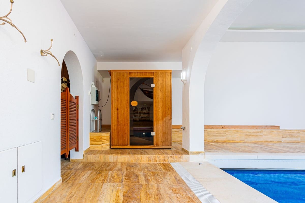 8 sypialnia Willa na sprzedaż w Benalmadena z basenem garażem - 8 000 000 € (Ref: 8524676)