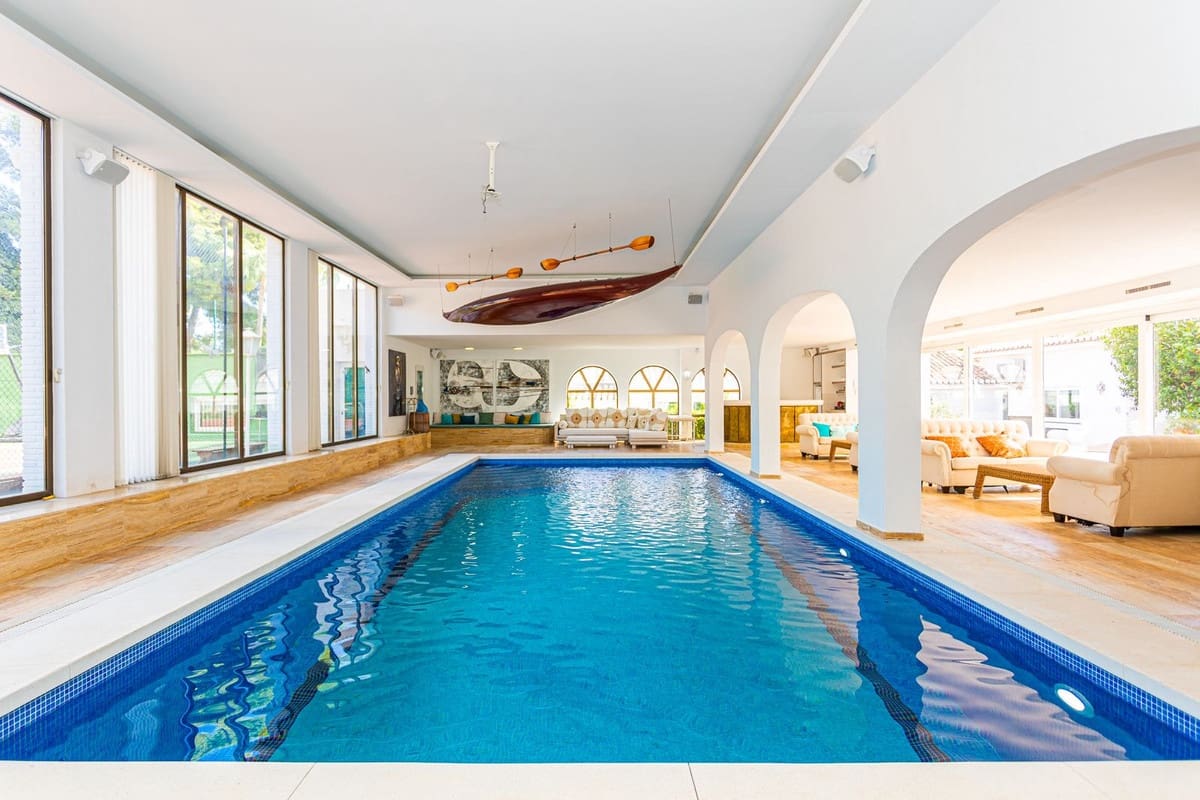 8 sypialnia Willa na sprzedaż w Benalmadena z basenem garażem - 8 000 000 € (Ref: 8524676)