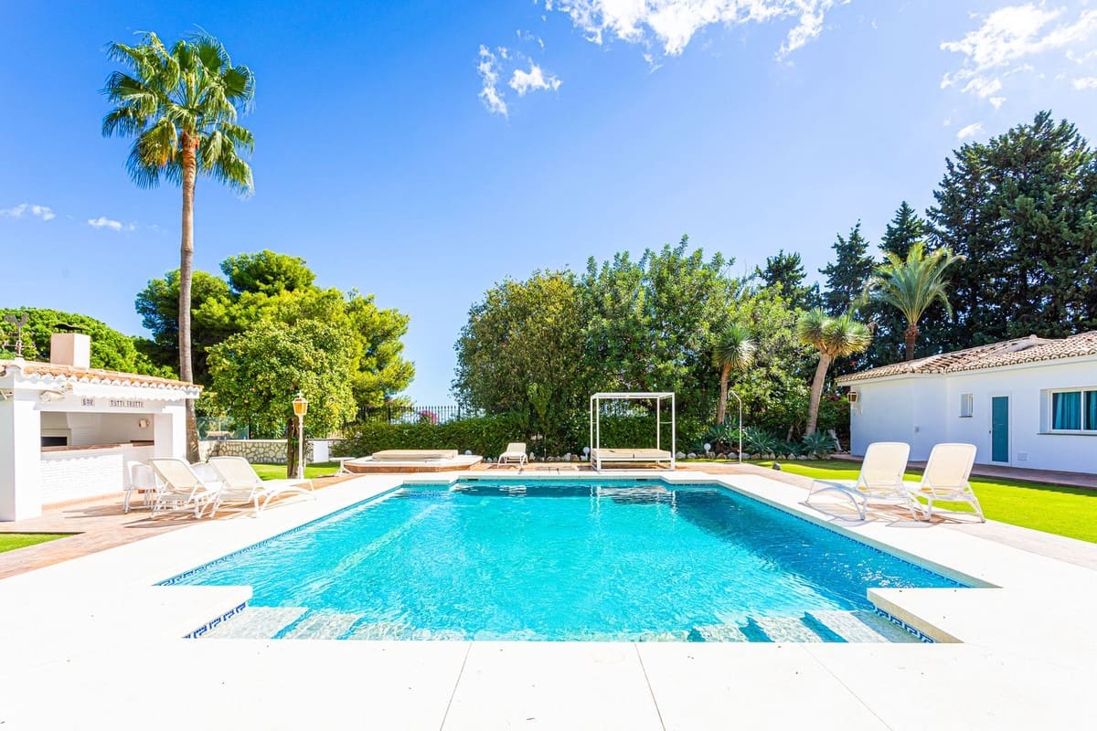 8 sypialnia Willa na sprzedaż w Benalmadena z basenem garażem - 8 000 000 € (Ref: 8524676)