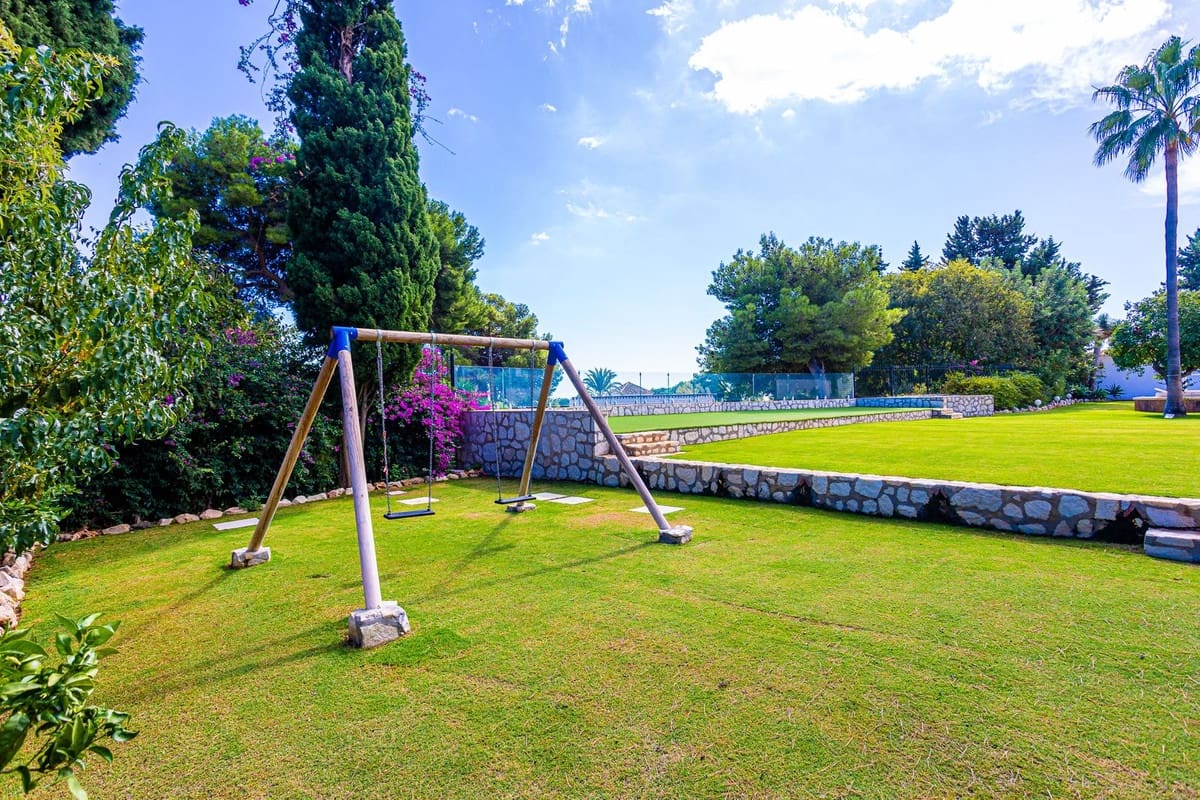 8 sypialnia Willa na sprzedaż w Benalmadena z basenem garażem - 8 000 000 € (Ref: 8524676)