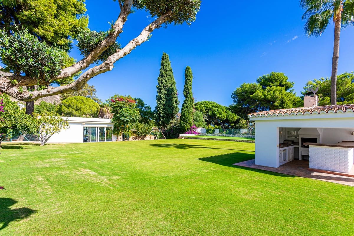 8 sypialnia Willa na sprzedaż w Benalmadena z basenem garażem - 8 000 000 € (Ref: 8524676)