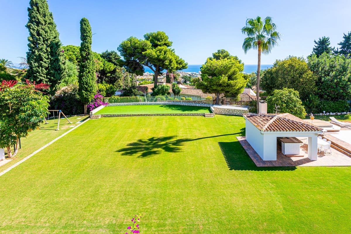 8 sypialnia Willa na sprzedaż w Benalmadena z basenem garażem - 8 000 000 € (Ref: 8524676)