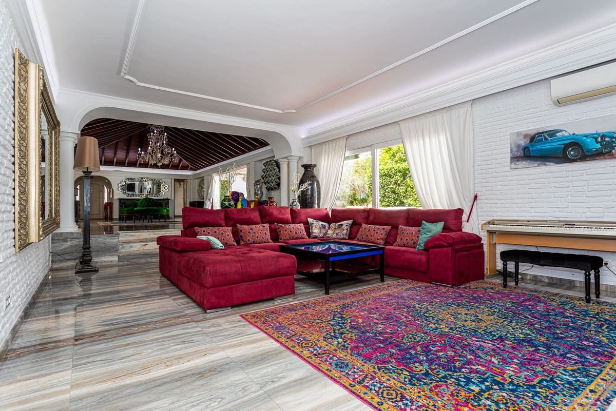 8 sypialnia Willa na sprzedaż w Benalmadena z basenem garażem - 8 000 000 € (Ref: 8524676)