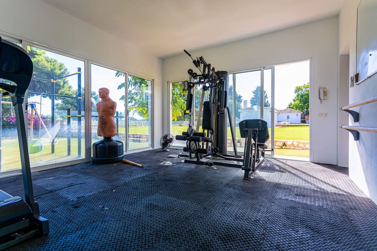 8 sypialnia Willa na sprzedaż w Benalmadena z basenem garażem - 8 000 000 € (Ref: 8524676)