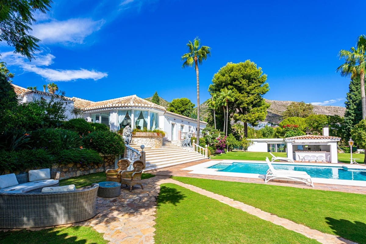 8 sypialnia Willa na sprzedaż w Benalmadena z basenem garażem - 8 000 000 € (Ref: 8524676)