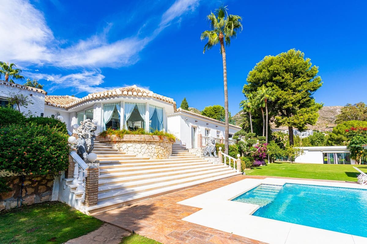 8 sypialnia Willa na sprzedaż w Benalmadena z basenem garażem - 8 000 000 € (Ref: 8524676)