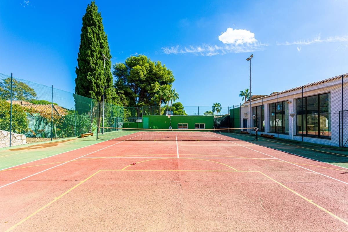 8 sypialnia Willa na sprzedaż w Benalmadena z basenem garażem - 8 000 000 € (Ref: 8524676)