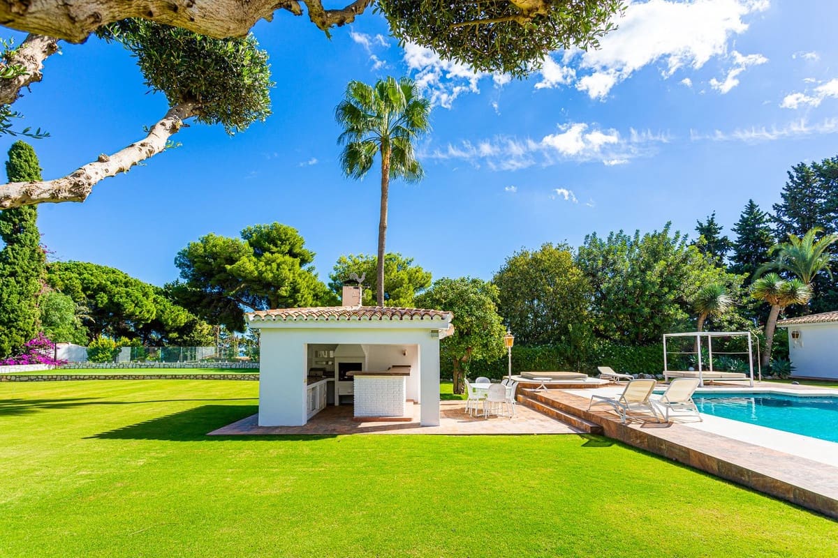 8 sypialnia Willa na sprzedaż w Benalmadena z basenem garażem - 8 000 000 € (Ref: 8524676)