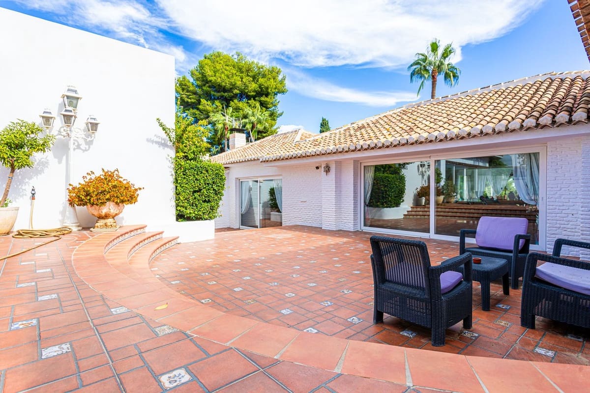 8 sypialnia Willa na sprzedaż w Benalmadena z basenem garażem - 8 000 000 € (Ref: 8524676)