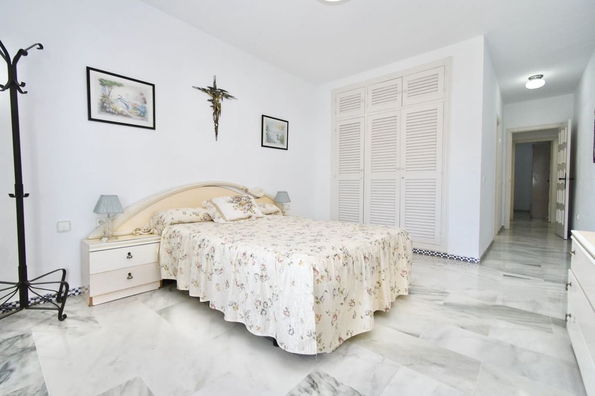 3 quarto Apartamento para venda em Fuengirola com piscina - 700 000 € (Ref: 8541244)