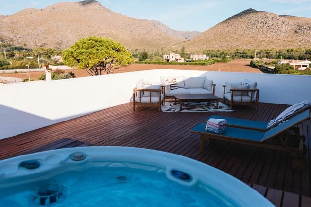 3 soveværelse Penthouse til salg i Port de Pollença, Pollensa / Pollença med swimmingpool - € 1.095.000 (Ref: 8548272)