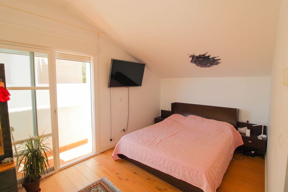 4 soveværelse Semi-Rækkehus til salg i Benalmadena med swimmingpool - € 935.000 (Ref: 8558224)