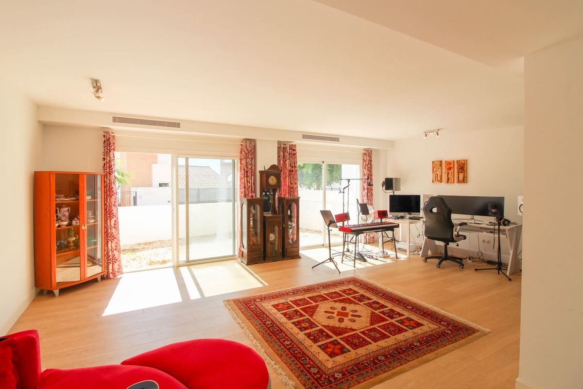 4 soveværelse Semi-Rækkehus til salg i Benalmadena med swimmingpool - € 935.000 (Ref: 8558224)