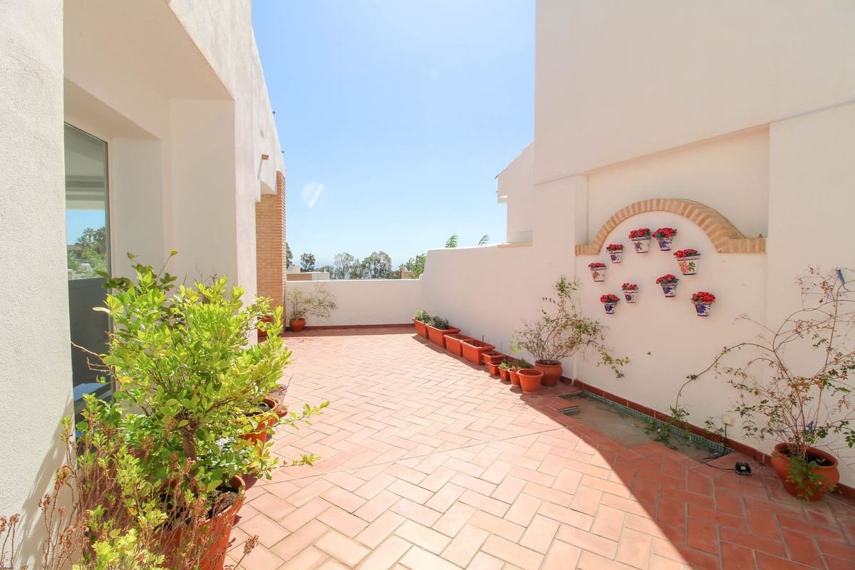 4 soveværelse Semi-Rækkehus til salg i Benalmadena med swimmingpool - € 935.000 (Ref: 8558224)