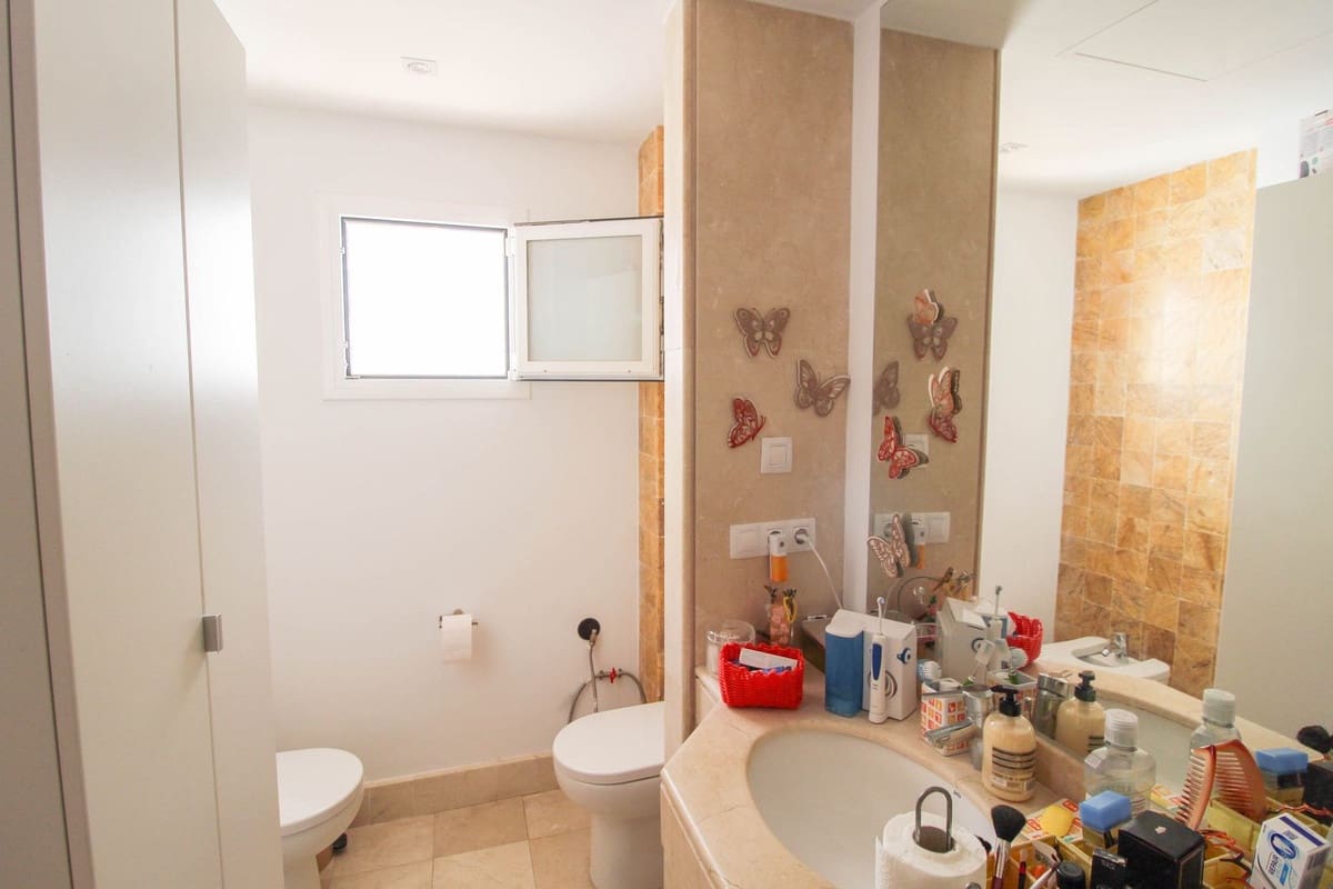 4 soveværelse Semi-Rækkehus til salg i Benalmadena med swimmingpool - € 935.000 (Ref: 8558224)