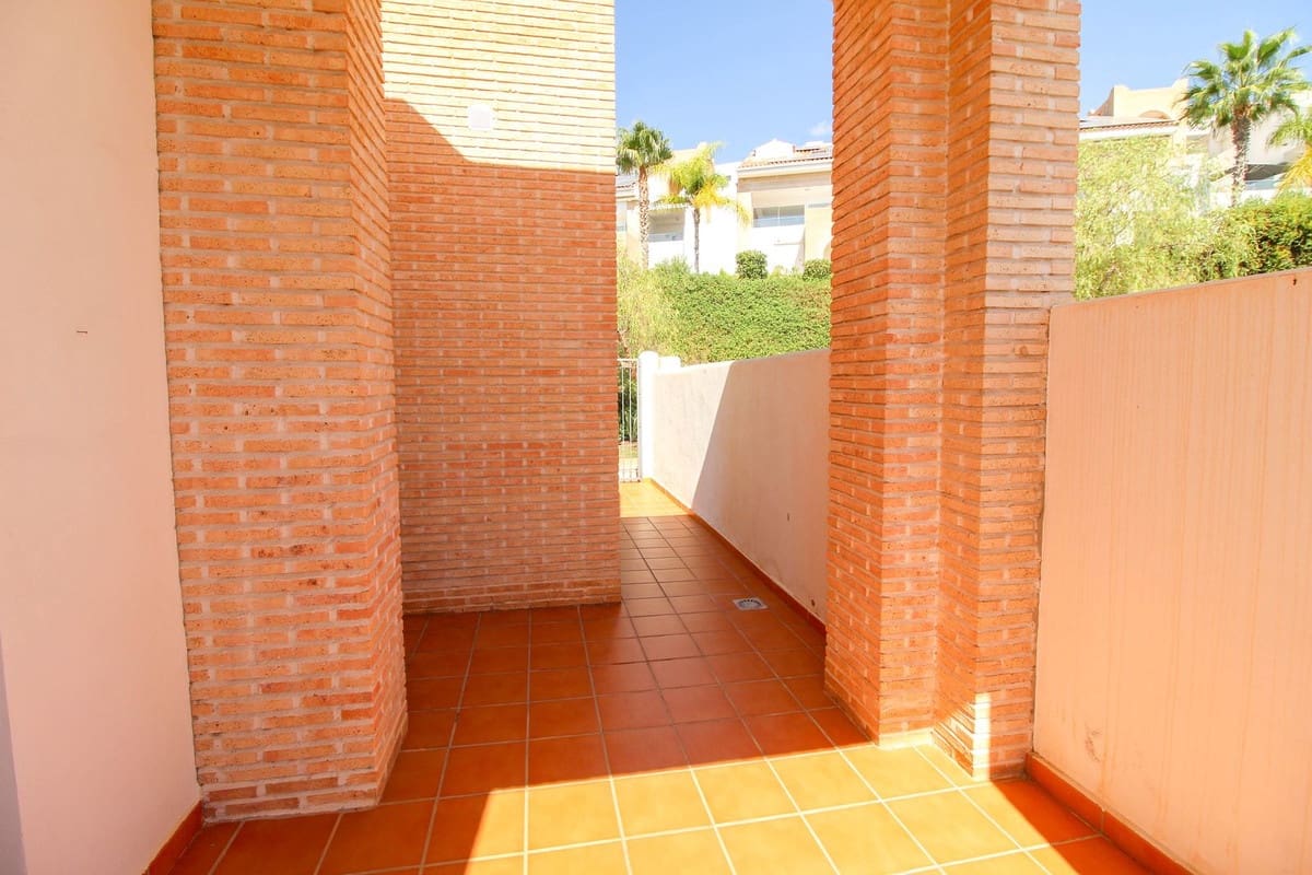 4 soveværelse Semi-Rækkehus til salg i Benalmadena med swimmingpool - € 935.000 (Ref: 8558224)