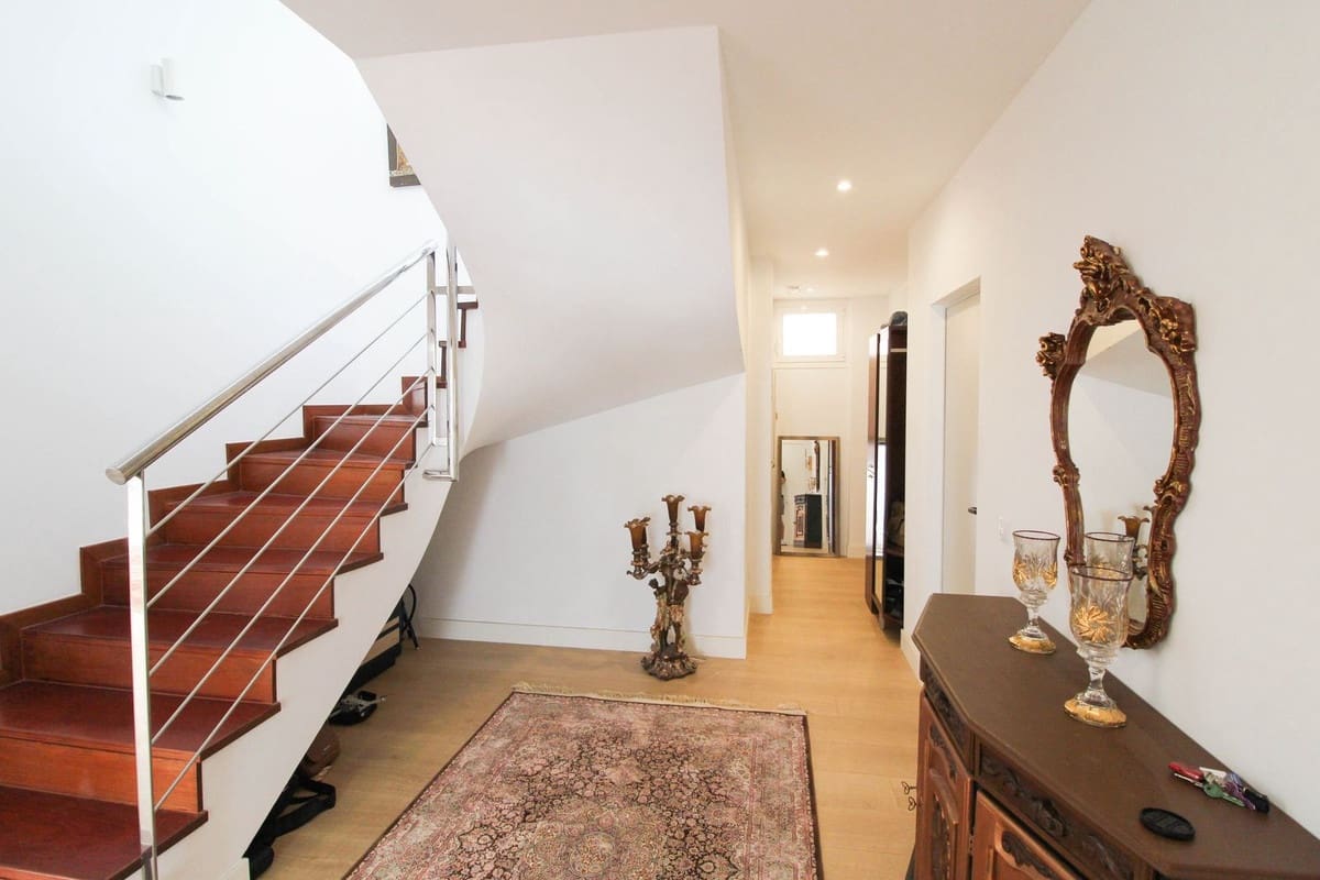 4 soveværelse Semi-Rækkehus til salg i Benalmadena med swimmingpool - € 935.000 (Ref: 8558224)