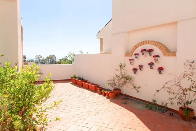 4 bedroom Semi-detached Villa for sale in Puerto Marina, Benalmádena with pool - € 935,000 (Ref: 8558224)