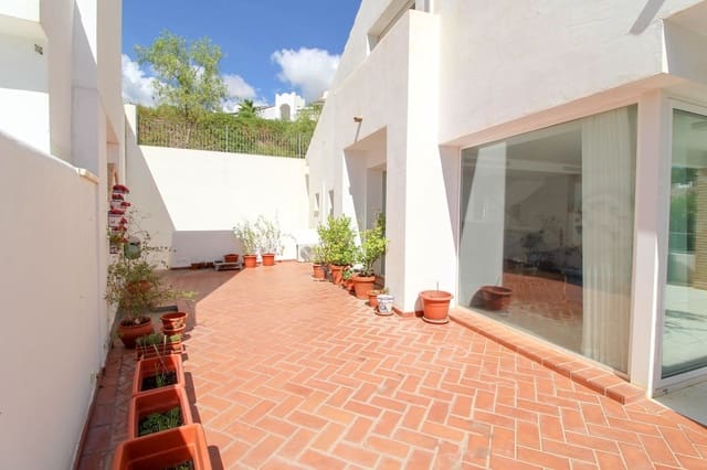 4 bedroom Semi-detached Villa for sale in Puerto Marina, Benalmádena with pool - € 935,000 (Ref: 8558224)