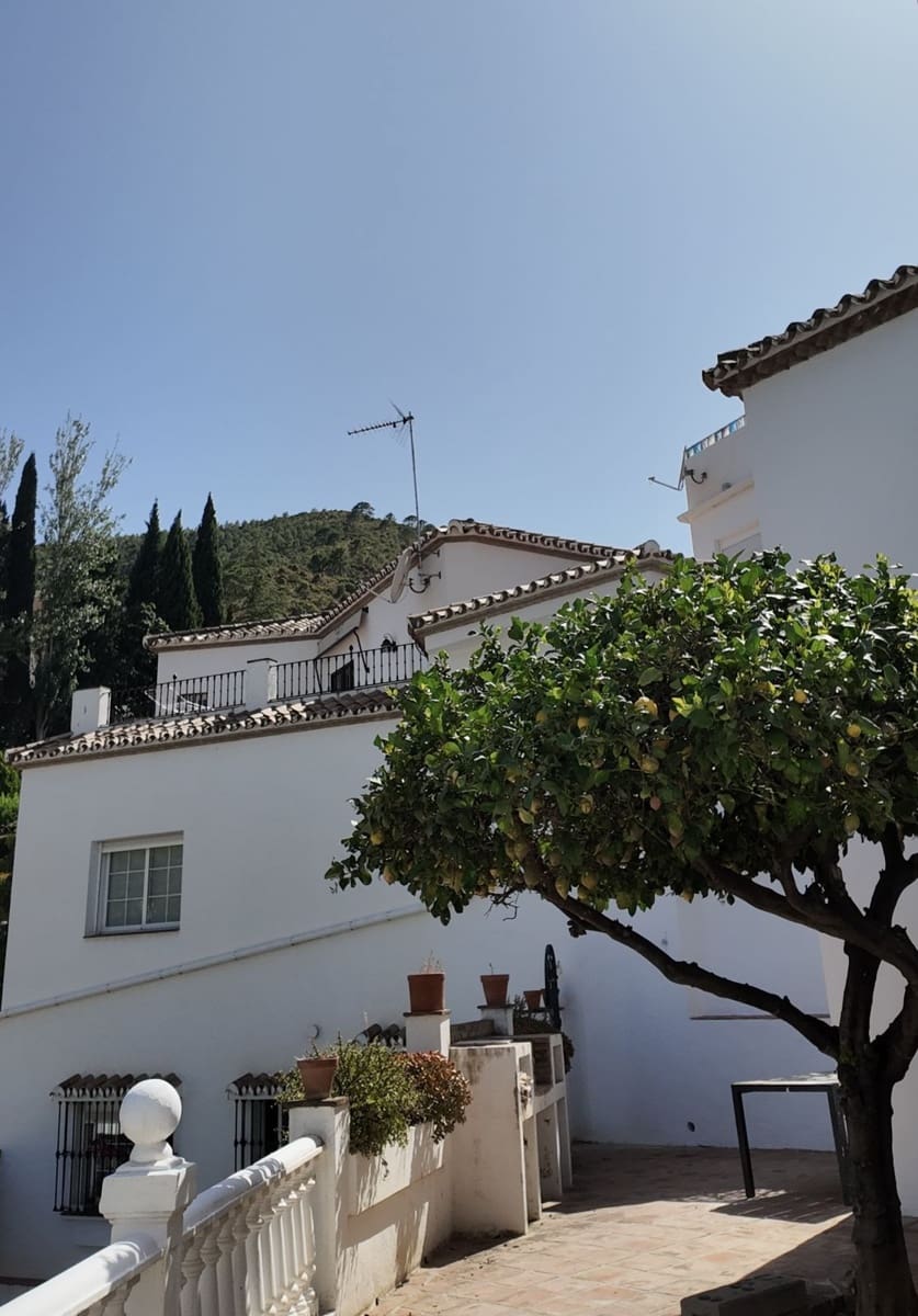 4 soveværelse Villa til salg i Benahavis med swimmingpool - € 950.000 (Ref: 8558835)