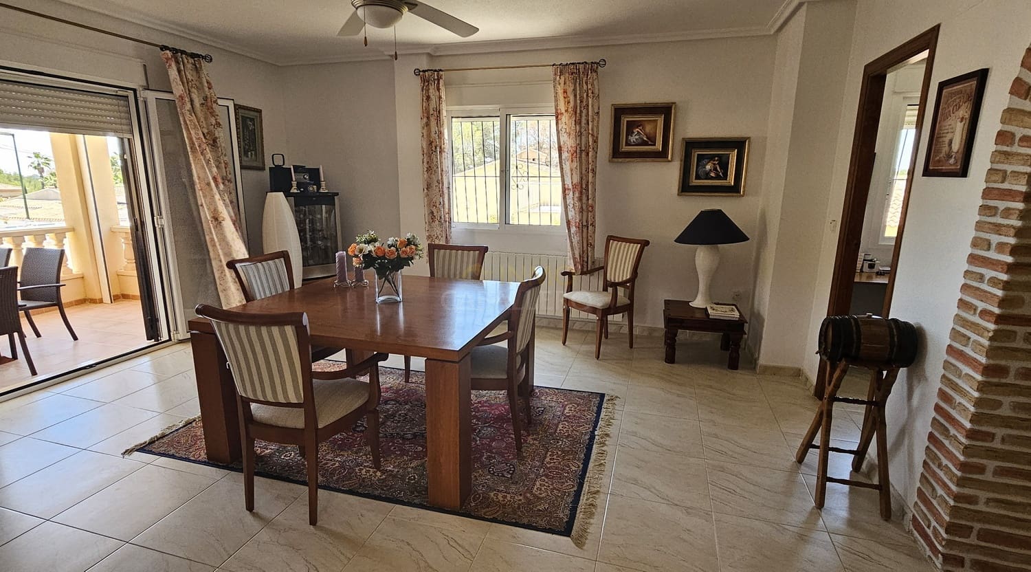 5 soveværelse Villa til salg i Pinar de Campoverde med swimmingpool garage - € 725.000 (Ref: 8600625)