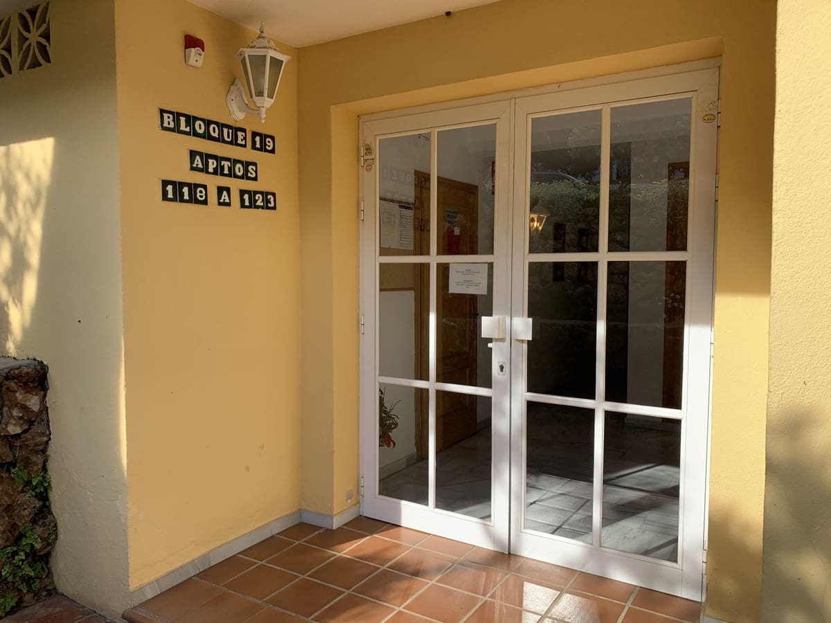 Apartamento de 3 habitaciones en Mijas Golf en venta con piscina garaje - 340.000 € (Ref: 8788244)