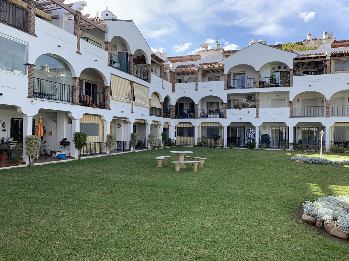 Apartamento de 3 habitaciones en Mijas Golf en venta con piscina garaje - 340.000 € (Ref: 8788244)