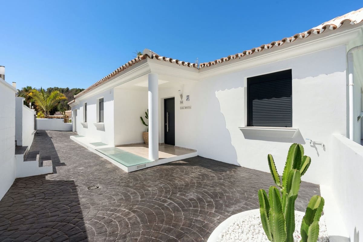 4 bedroom Villa for sale in Mijas with pool garage - € 1,295,000 (Ref: 8789877)