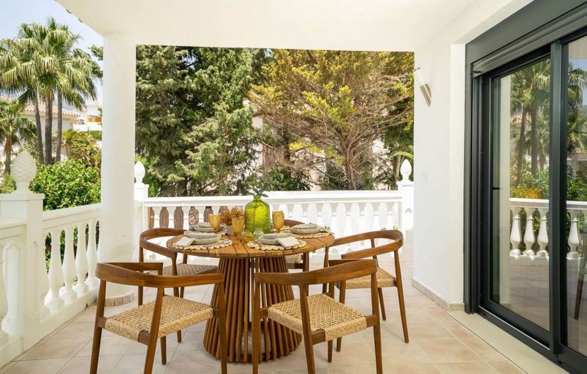 4 bedroom Villa for sale in Mijas with pool garage - € 1,295,000 (Ref: 8789877)