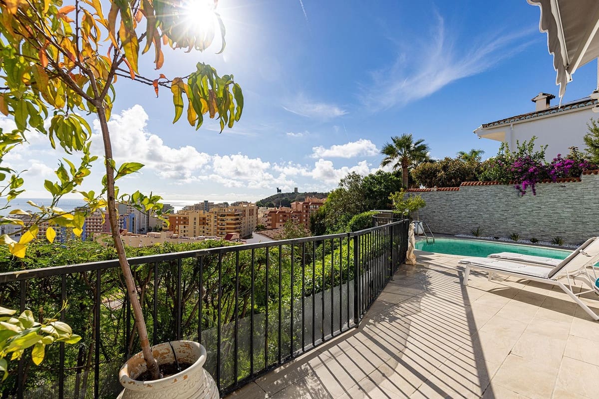 3 soveværelse Villa til salg i Fuengirola med swimmingpool garage - € 999.999 (Ref: 8807393)