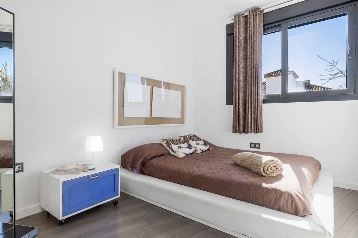 4 soveværelse Villa til salg i La Sierrezuela med swimmingpool - € 795.000 (Ref: 8825980)