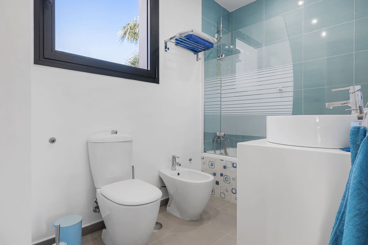 4 soveværelse Villa til salg i La Sierrezuela med swimmingpool - € 795.000 (Ref: 8825980)