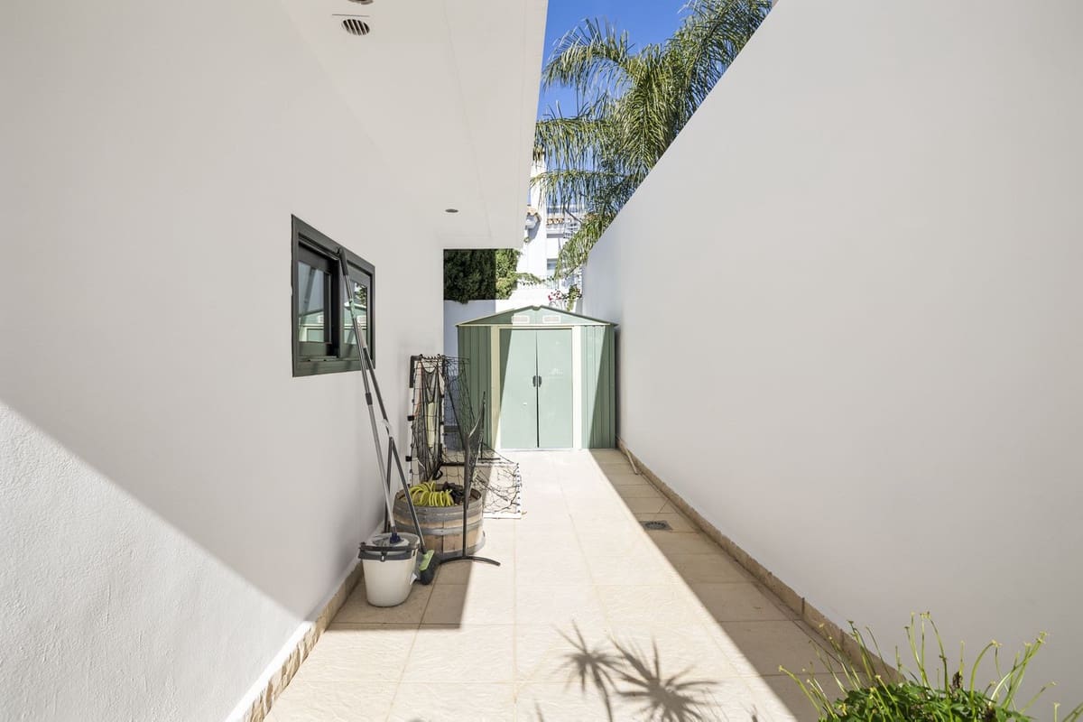 4 soveværelse Villa til salg i La Sierrezuela med swimmingpool - € 795.000 (Ref: 8825980)