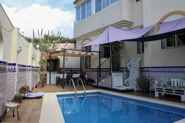 4 soveværelse Villa til salg i Nueva Nerja, Nerja med swimmingpool - € 795.000 (Ref: 8830293)