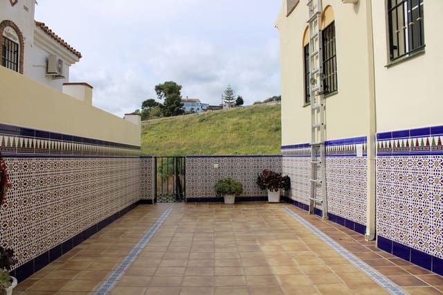4 soveværelse Villa til salg i Nueva Nerja, Nerja med swimmingpool - € 795.000 (Ref: 8830293)