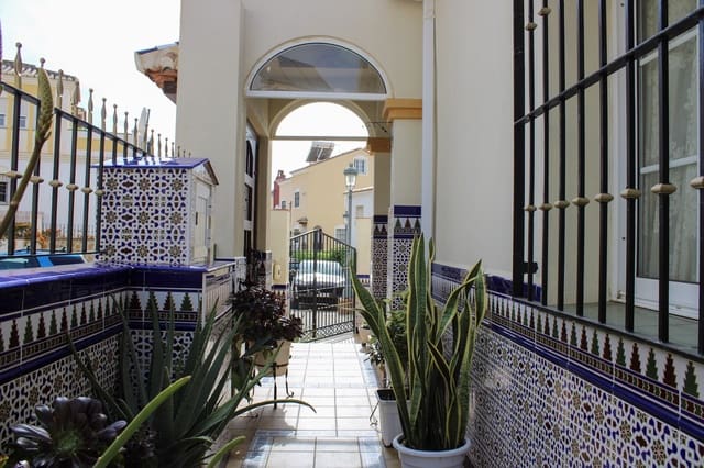 4 soveværelse Villa til salg i Nueva Nerja, Nerja med swimmingpool - € 795.000 (Ref: 8830293)