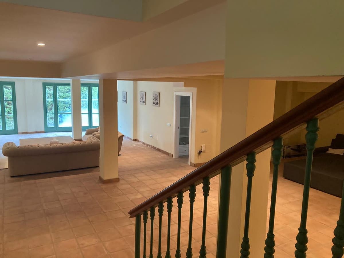 6 soveværelse Villa til salg i Sotogrande med swimmingpool garage - € 1.250.000 (Ref: 8830456)