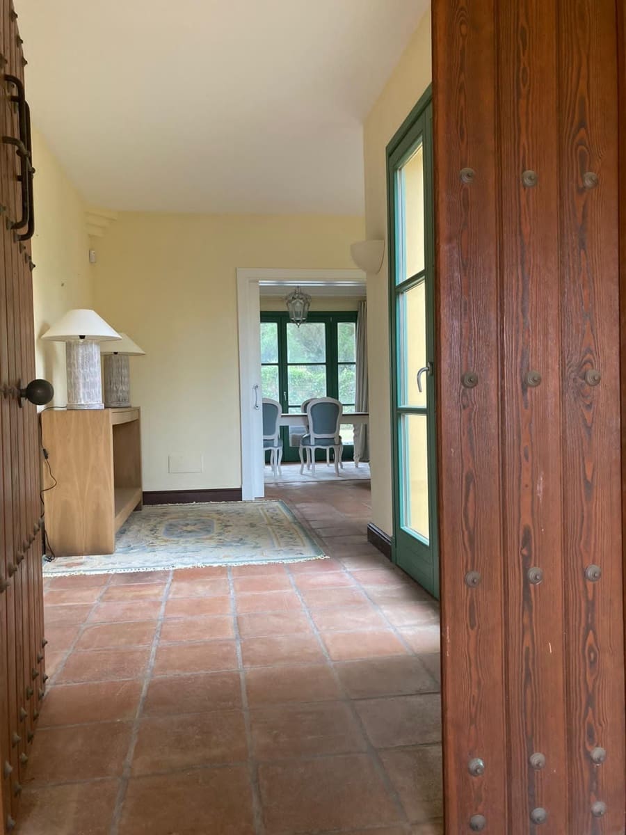 6 soveværelse Villa til salg i Sotogrande med swimmingpool garage - € 1.250.000 (Ref: 8830456)