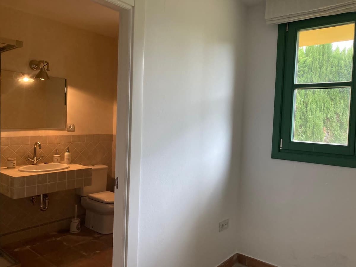 6 soveværelse Villa til salg i Sotogrande med swimmingpool garage - € 1.250.000 (Ref: 8830456)