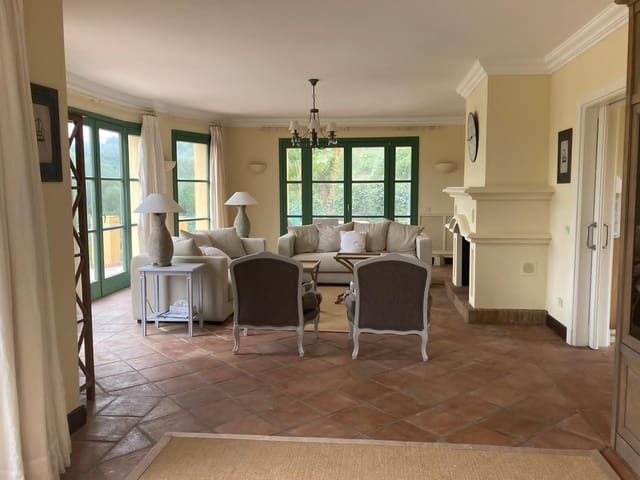 6 soveværelse Villa til salg i Sotogrande Alto, San Roque med swimmingpool garage - € 1.250.000 (Ref: 8830456)