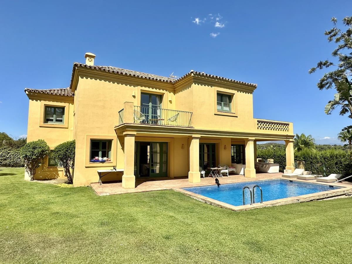 6 soveværelse Villa til salg i Sotogrande med swimmingpool garage - € 1.250.000 (Ref: 8830456)