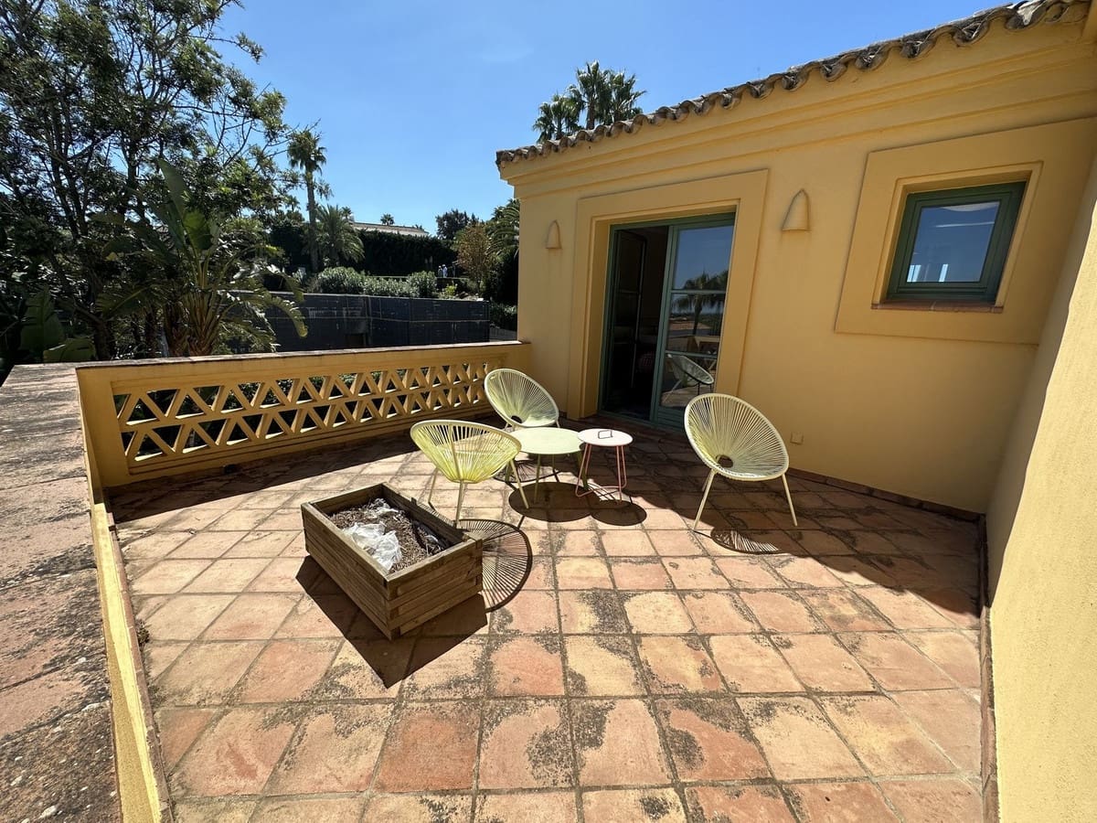 6 soveværelse Villa til salg i Sotogrande med swimmingpool garage - € 1.250.000 (Ref: 8830456)