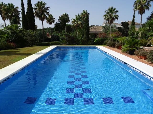 4 soveværelse Villa til salg i Sotogrande Alto, San Roque - € 1.700.000 (Ref: 8830522)