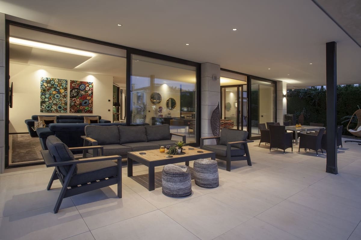 7 soveværelse Villa til salg i Nueva Andalucia med swimmingpool garage - € 4.995.000 (Ref: 8830523)